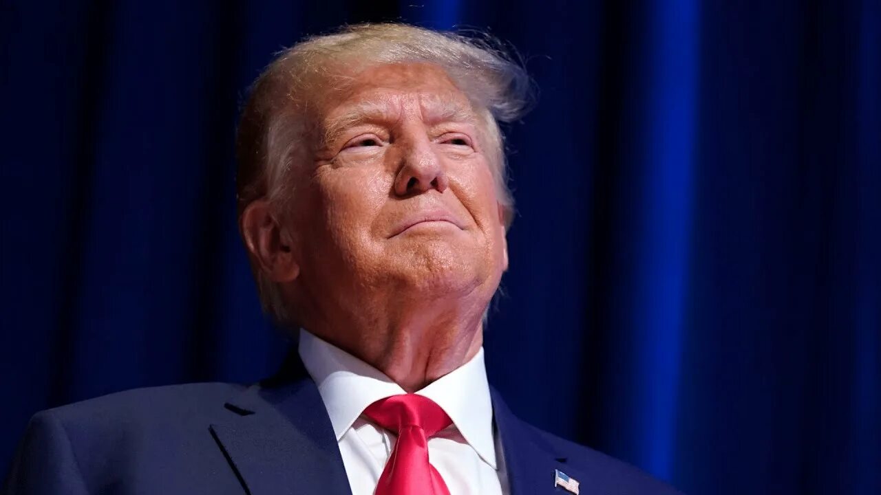 Трамп заявил, что Россия играет с огнем