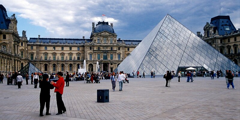Дуров хочет выкупить украденные из Лувра драгоценности, но есть условие
