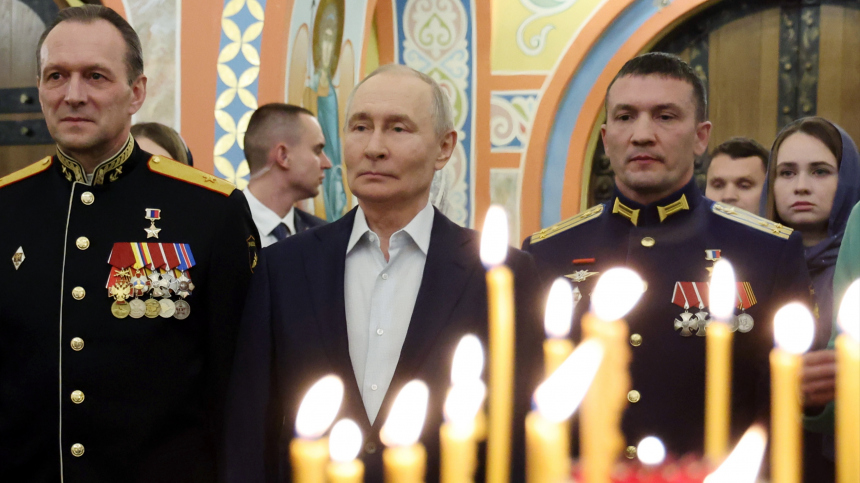 Путин вместе с Героями России встретил Рождество