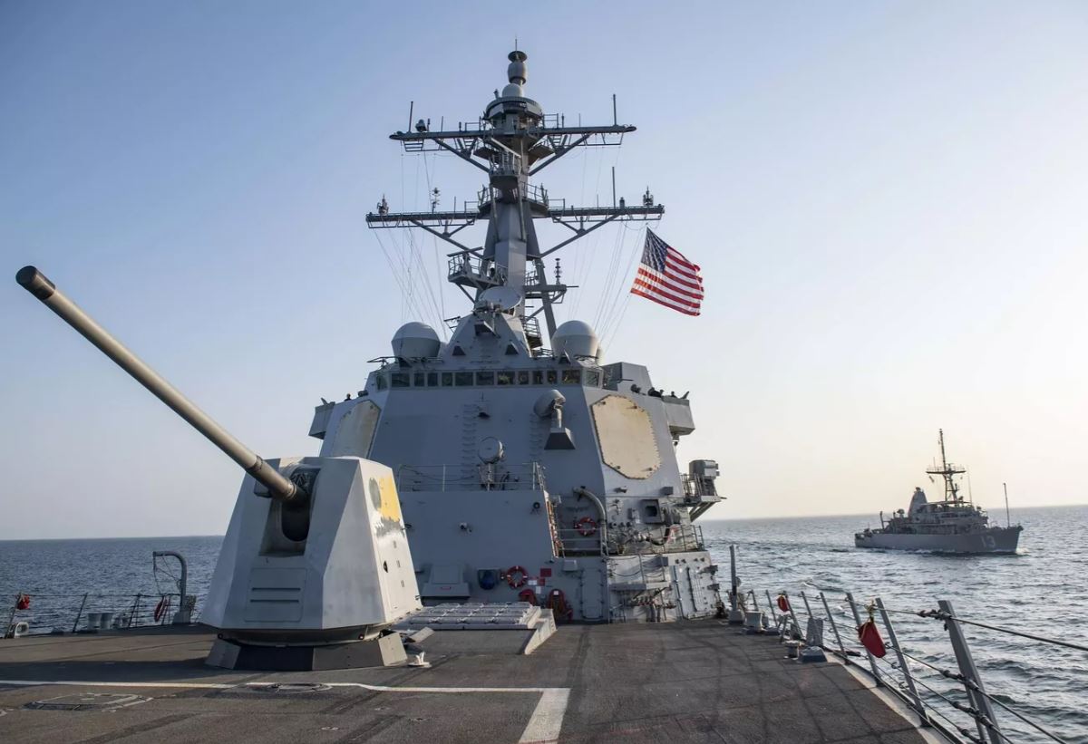 Саламонавы Астравы забаранілі заходзіць у свае парты караблям ВМС ЗША