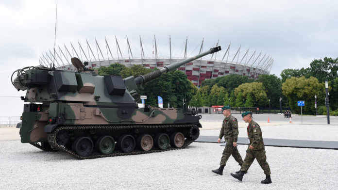 Польша прекратила поставку оружия Украине