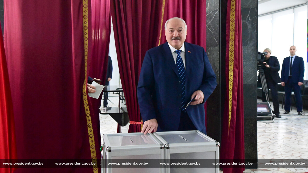 Лукашенко отметил неожиданно высокую явку на состоявшихся выборах депутатов
