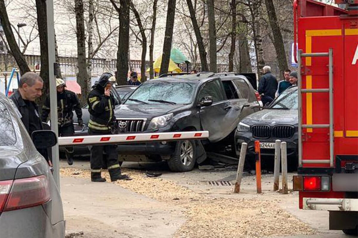 В Москве взорвался автомобиль участника СВО, когда сам военнослужащий и его жена были внутри
