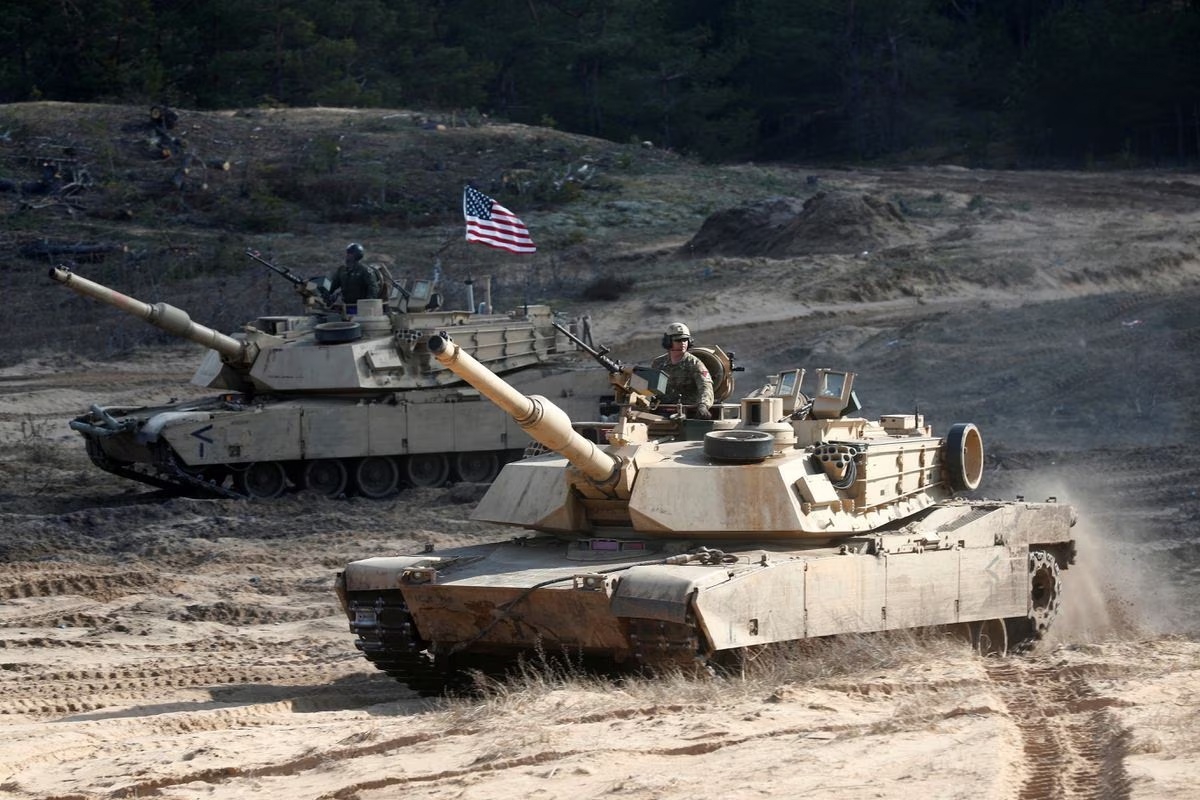 СМИ: в Украину доставили первую партию танков Abrams