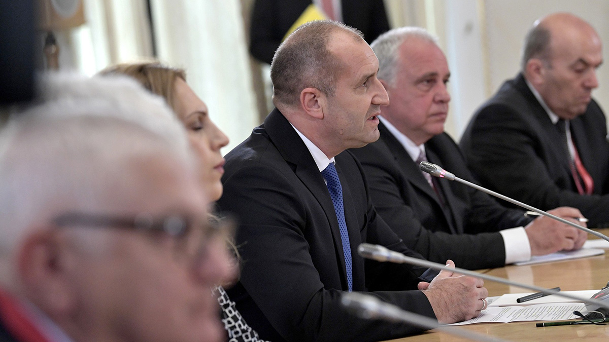 СМИ: Президент Болгарии ветировал предоставление Киеву бронетехники