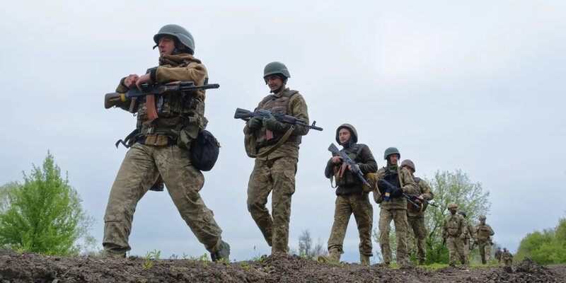 В Польше выразили готовность помочь Киеву вернуть военнообязанных мужчин на родину